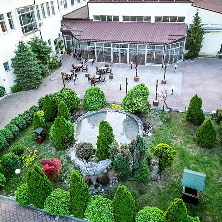 Hotel Fontana باتشكا بالانكا المظهر الخارجي الصورة