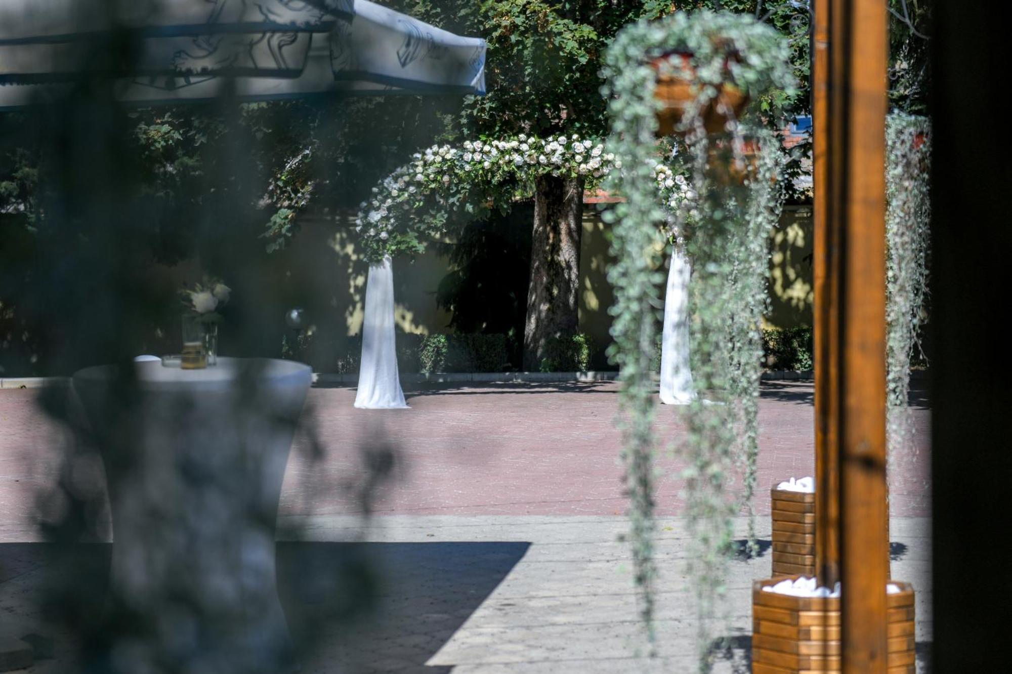 Hotel Fontana باتشكا بالانكا المظهر الخارجي الصورة
