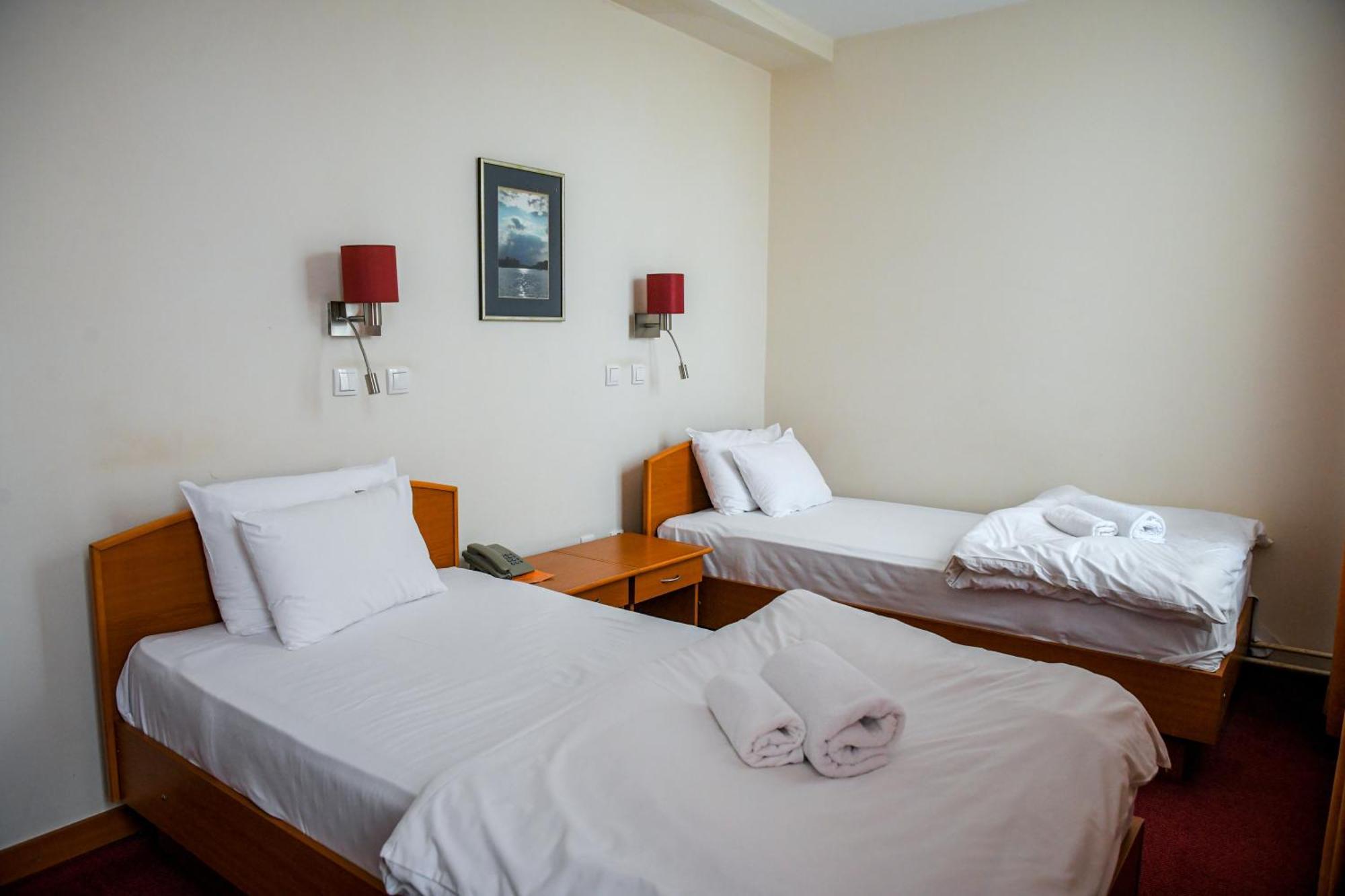 Hotel Fontana باتشكا بالانكا المظهر الخارجي الصورة