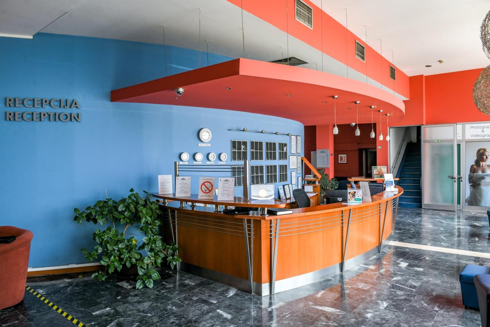 Hotel Fontana باتشكا بالانكا المظهر الخارجي الصورة